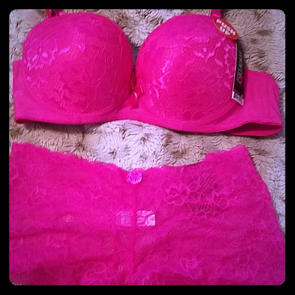 NWT bra 38B set *Lace molded cups & boyshorts
